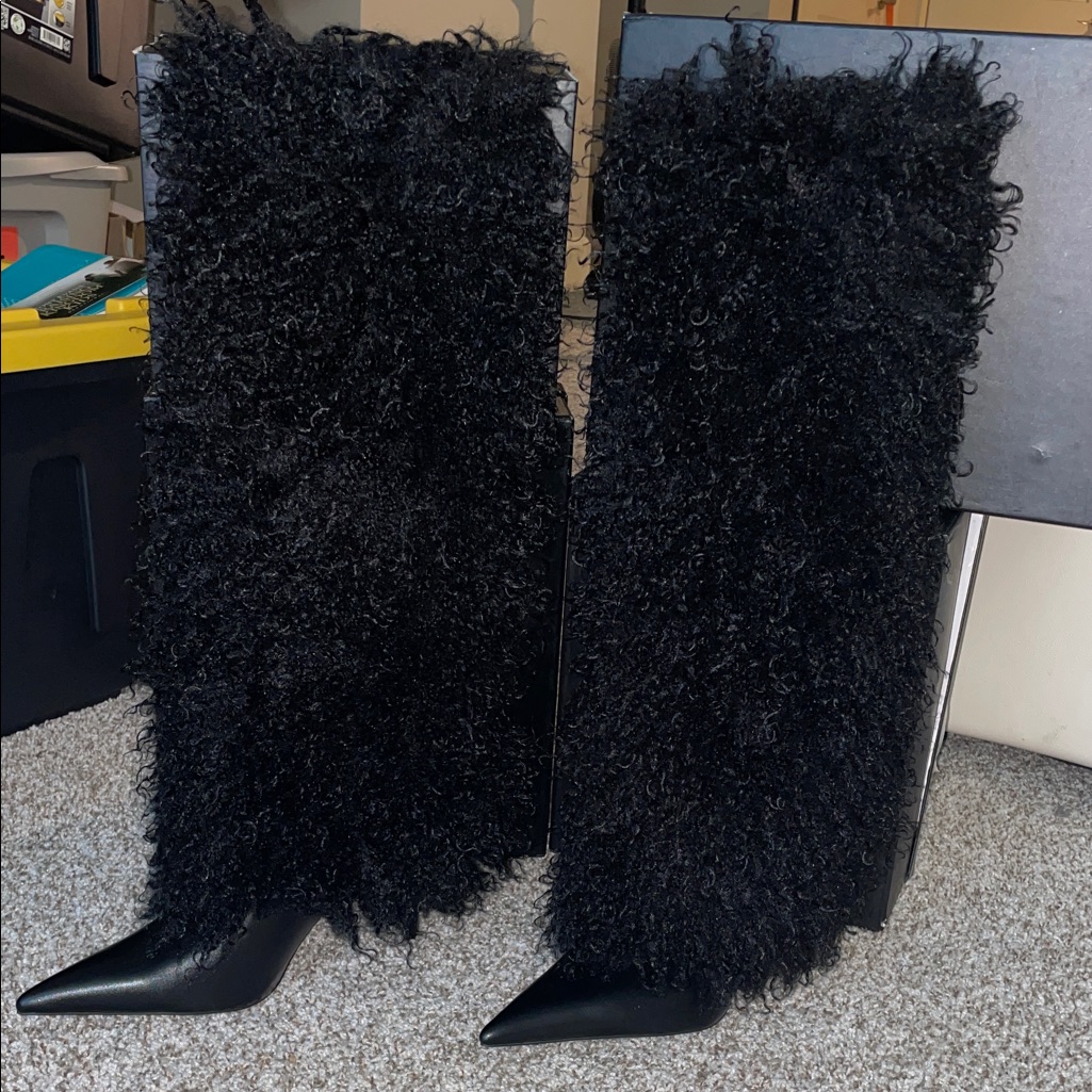 Uintrigued Mongolian Fur Boots
